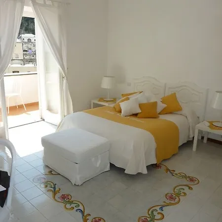 Yiara (adults Only) Positano