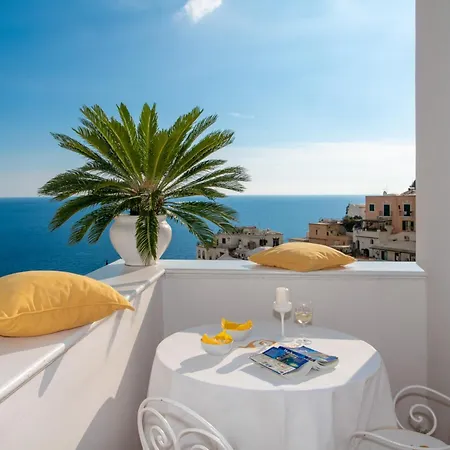 Yiara (adults Only) 4*
