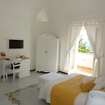 Yiara (adults Only) فندق مبيت وإفطار بوسيتانو