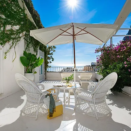 Yiara Bed and breakfast 2*