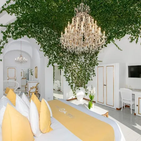 לינה וארוחת בוקר Yiara (adults Only) 4*