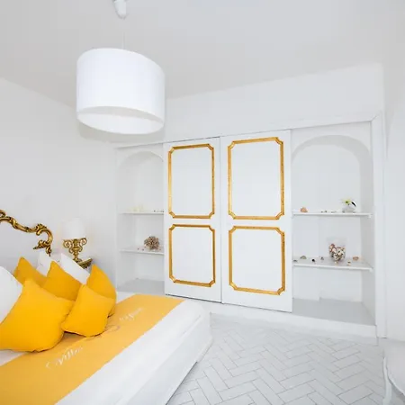 Yiara 2* Positano