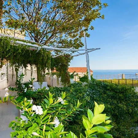 Bed and breakfast Yiara 2*