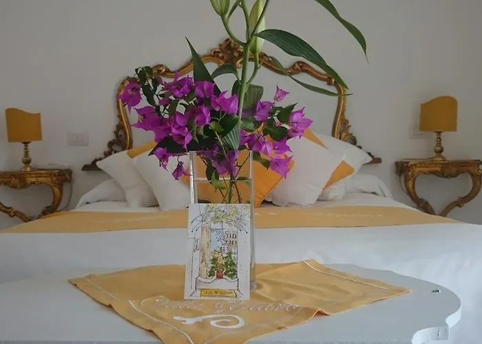 Yiara (adults Only) بوسيتانو