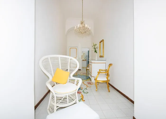 Yiara (adults Only) بوسيتانو