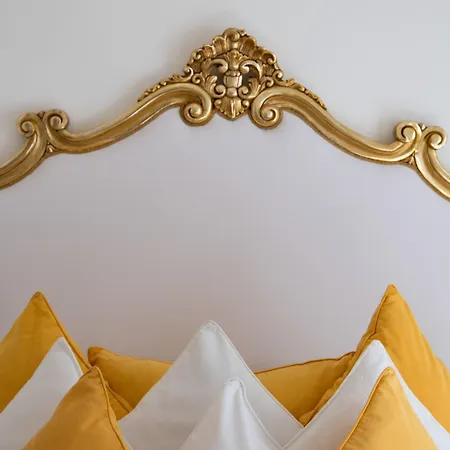 Yiara (adults Only) Позитано